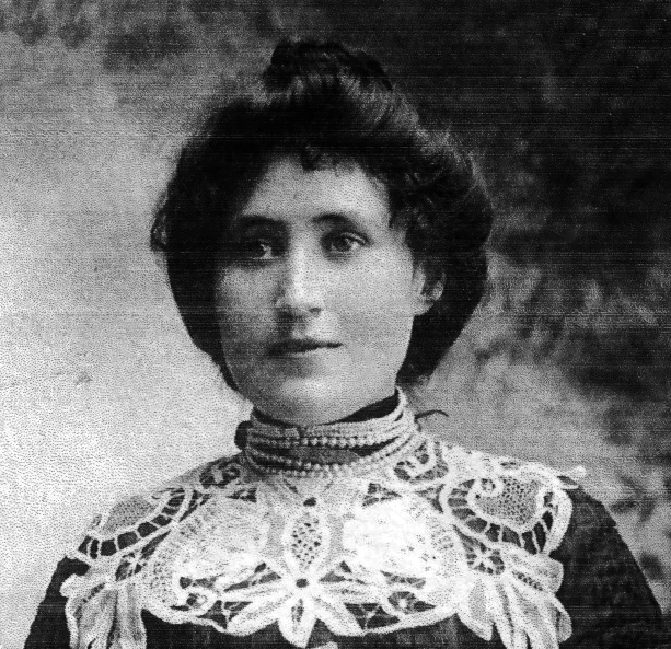 Photo of photos/Flora Adeline McLennan b 1881 portrait